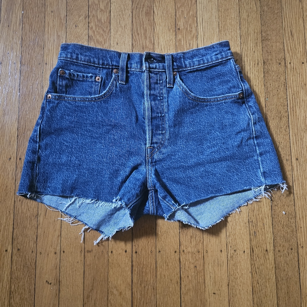 Levi's 501 original fit high rise shorts, salsa halfway, size 26